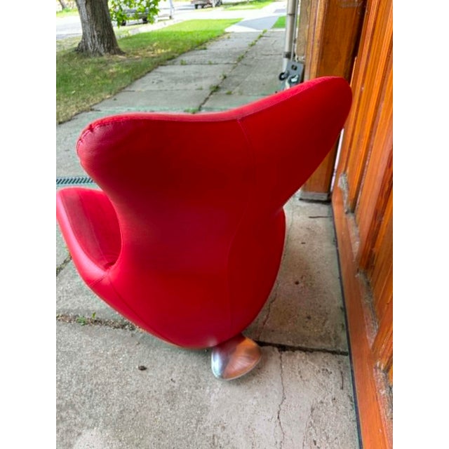 Mid-Century Modern Vintage Organic Lounge Chair in Red Velvet from Leolux, 1970s For Sale - Image 3 of 5