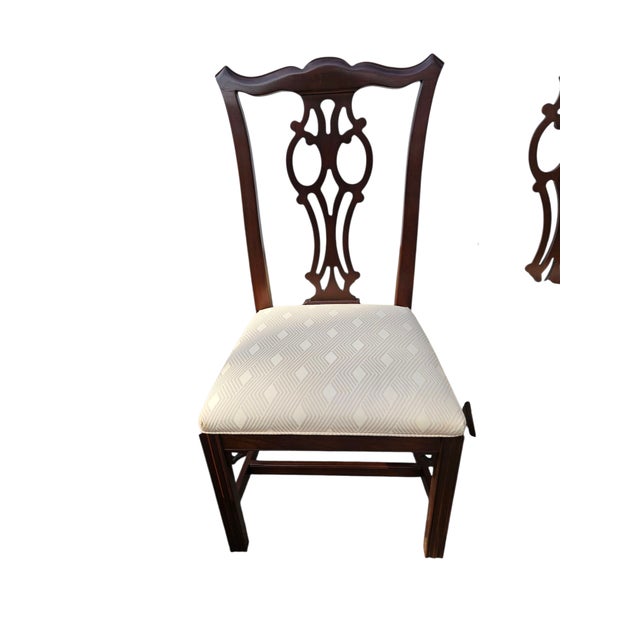 Wood 1980s Ethan Allen Georgian Court Dining Room Chairs Chippendale Sheild Back For Sale - Image 7 of 12
