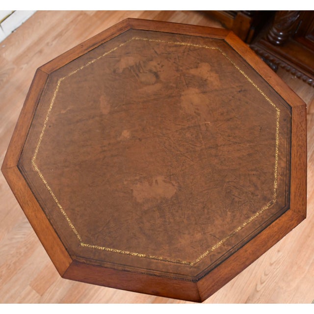 1930s English Regency Mahogany & Leather Top / Mirrored Pair of Side Tables / End Tables For Sale - Image 4 of 18