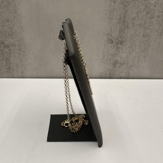 Contemporary Mother of Pearl Necklace in 14kt Yellow Gold – 18" Length, 5 Grams For Sale - Image 3 of 5