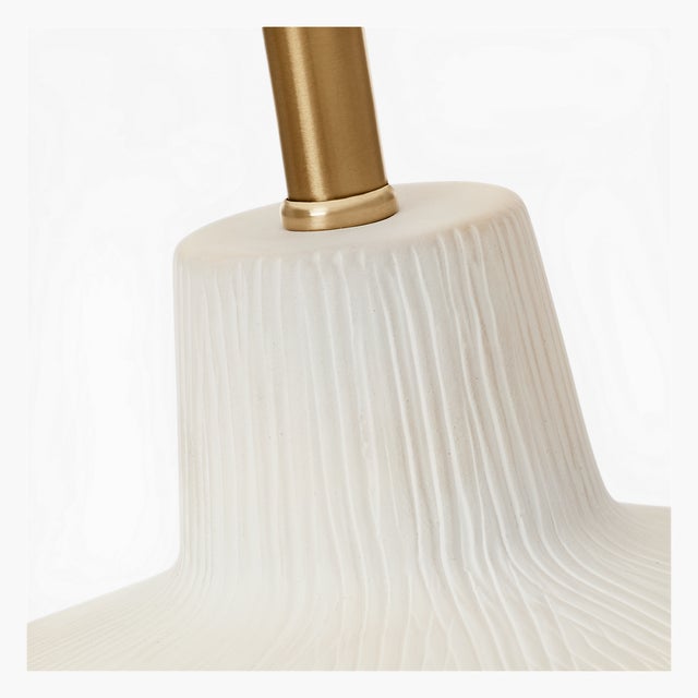 Visual Comfort Hable by Visual Comfort Studio Hable Panola Table Lamp in Matte White Ceramic For Sale - Image 4 of 5