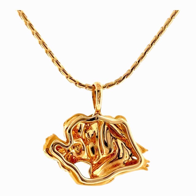 Art Nouveau Carrera Y Carrera 18k Gold Intertwined Couple Erotic Pendant Necklace For Sale - Image 3 of 9