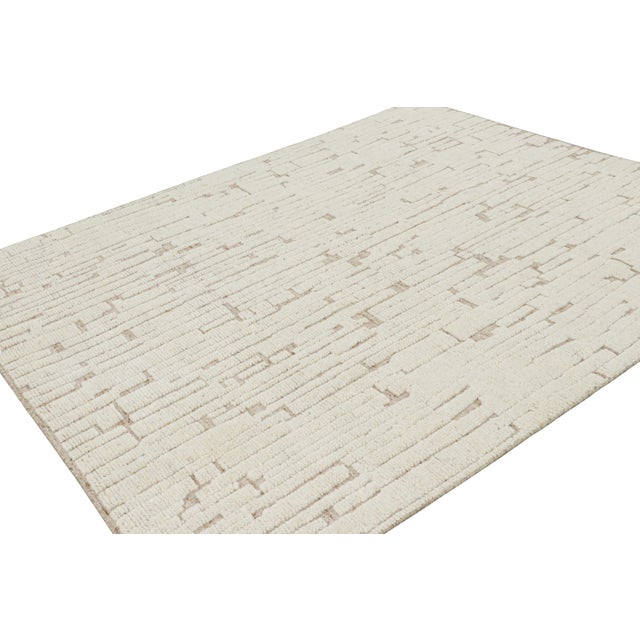 Not Yet Made - Made To Order Rug & Kilim’s Contemporary Rug in White with High-Low Geometric Patterns - 6x9 For Sale - Image 5 of 7