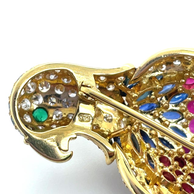 1980s Vintage Diamond and Multigem Parrot Brooch, 18k For Sale - Image 5 of 5