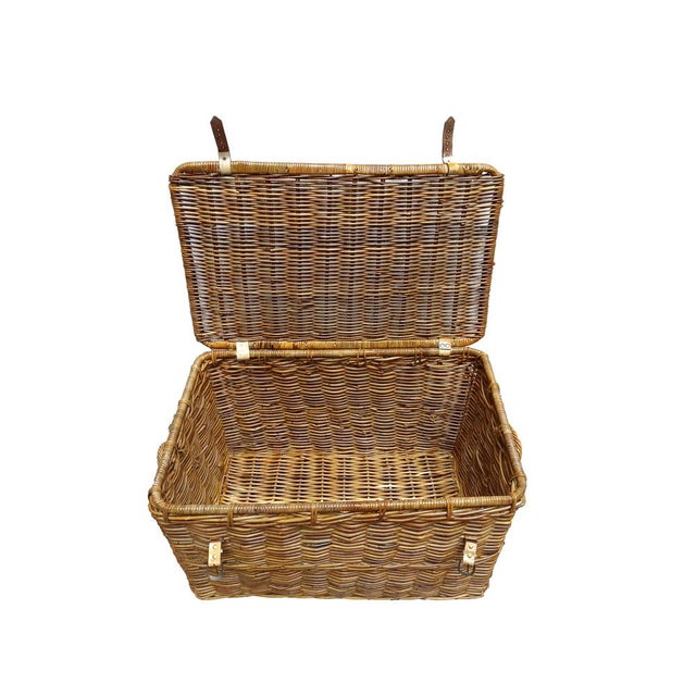 Large Rattan Basket with Lid, Italy, 1960s For Sale - Image 9 of 10