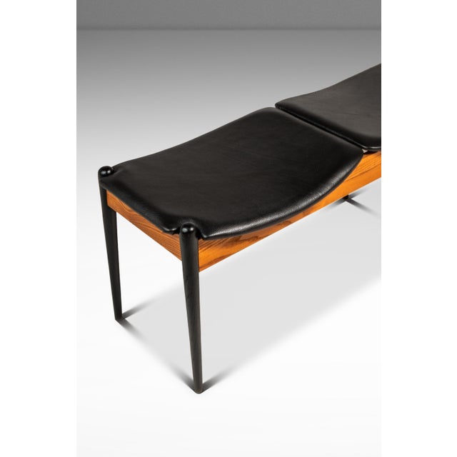 Mid-Century Modern Three Seat Gallery Bench in Oak & Leather Attributed to Arthur Umanoff for Washington Woodcraft, Usa, C. 1960s For Sale - Image 16 of 17