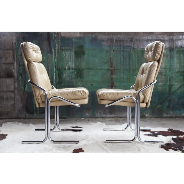 Pair 1970s Vintage Post Modern Jerry Johnson Style Bent Tubular Beige and Chrome Chairs - Pair of 2 For Sale - Image 10 of 11