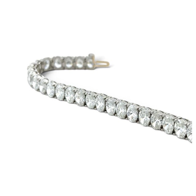 Contemporary 20.56 Carats Oval Cut Diamond Tennis Bracelet For Sale - Image 3 of 6