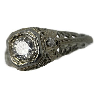 Art Deco Diamond Filigree Engagement Ring in 18k White Gold, Old European Cut 0.25 Ct, C. 1920s, Size 5 For Sale