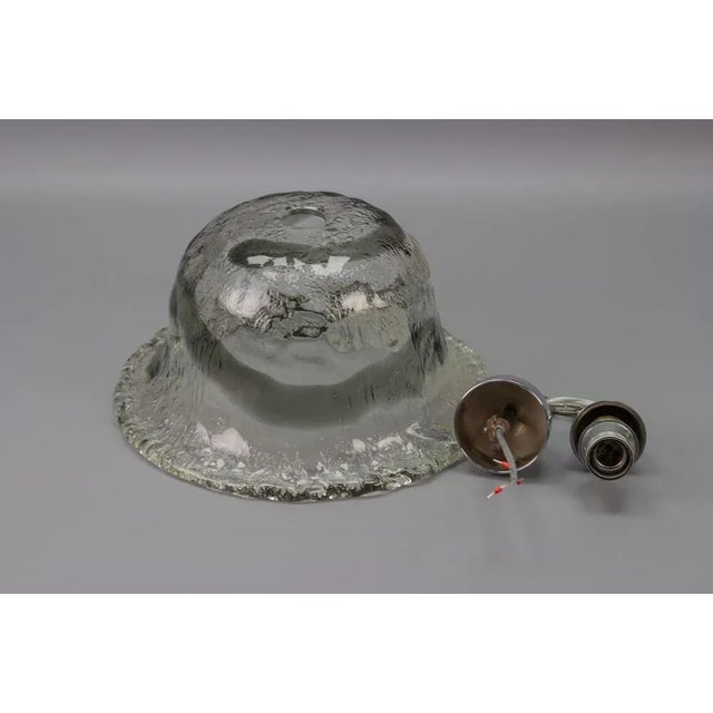 Italian Bell-Shaped Iced Murano Glass and Chrome Pendant Lamp For Sale - Image 11 of 17
