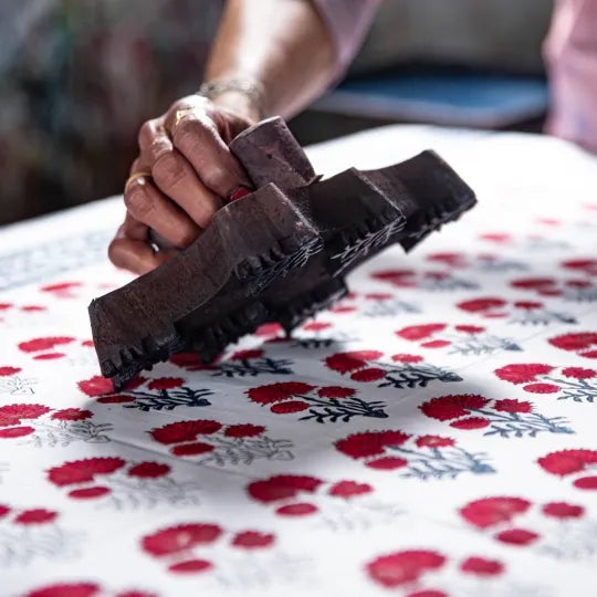 Not Yet Made - Made To Order Hana 8-Seat Red & Teal Tablecloth For Sale - Image 5 of 8