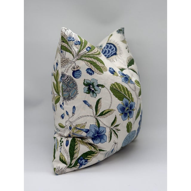 Schumacher Schumacher Roca Redonda 22x 22 Decorative Pillow Cover in Ivory and Blue For Sale - Image 4 of 8