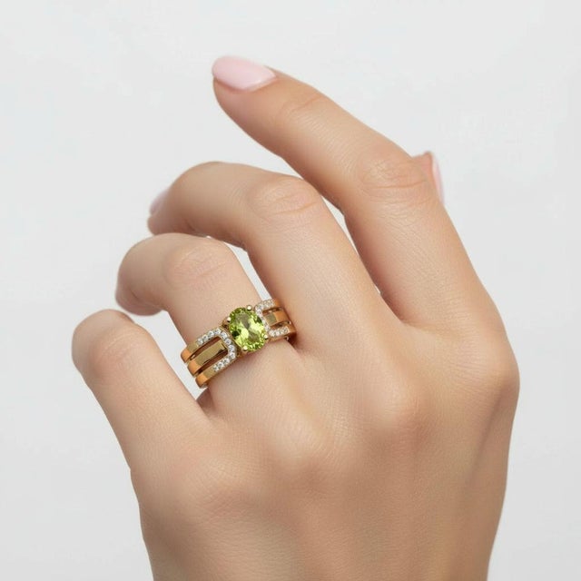 Split Shank oval peridot engagement silver, gold ring. Vintage Style Oval peridot Ring. Minimalist Luxury Pinky Ring....