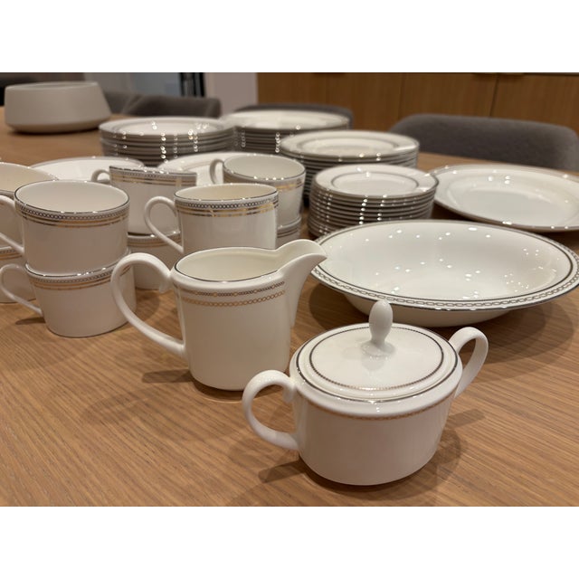 Vera Wang Vera Wang for Wedgewood "With Love" Bone China Complete Service Setting for 12 and Extras, 91 Pieces For Sale - Image 4 of 12