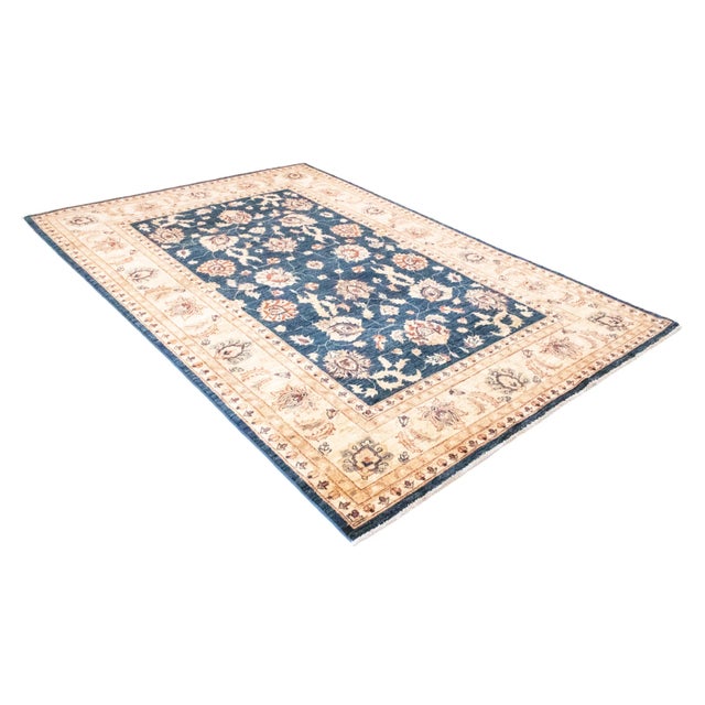 Middle Eastern Rug in Wool For Sale - Image 3 of 9