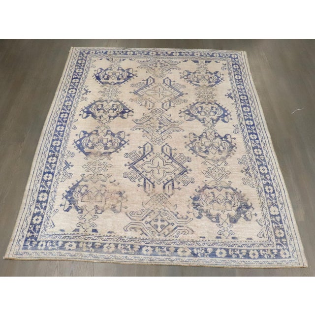 an early 20th Century Crab design Antique Oushak Rug Details rug no. j4657 size 7' 1" x 9' 7" (216 x 292 cm)