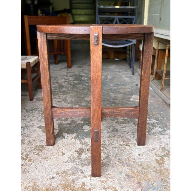 Mission Early 20th Century Mission Oak Lamp Table Attributed to Gustav Stickley For Sale - Image 3 of 12