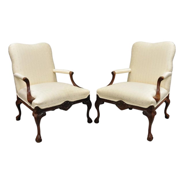 Vintage Thomasville Georgian Style Carved Mahogany Lounge Arm Chairs - A Pair For Sale
