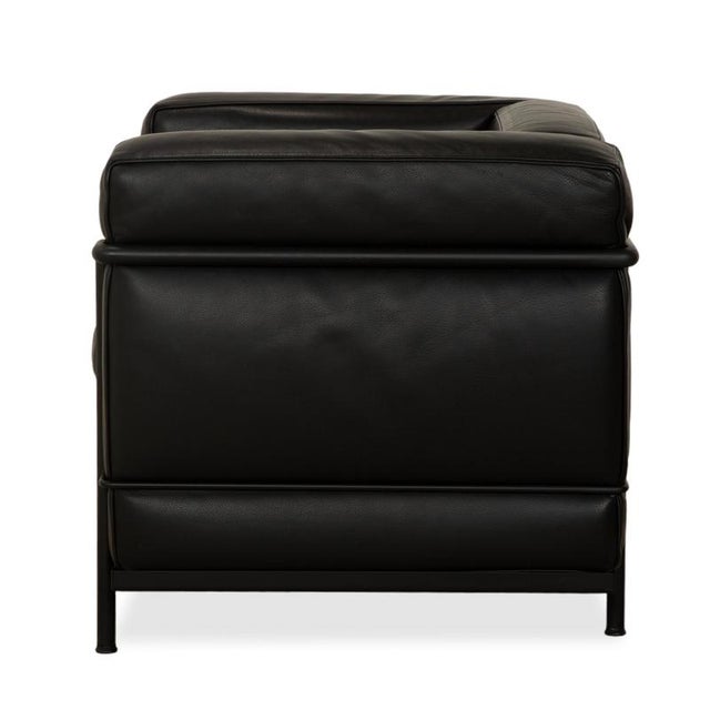 LC 2 Armchairs in Black Leather by Le Corbusier for Cassina, Set of 2 For Sale - Image 15 of 16
