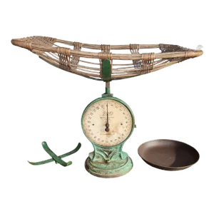 English Salter Scale Made for Boots Chemists 1920s