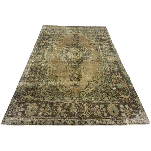 Vintage Rug | Size: 305 x 195 cm | Hand-knotted | Material: High quality wool | Condition: Good | Modern design with...