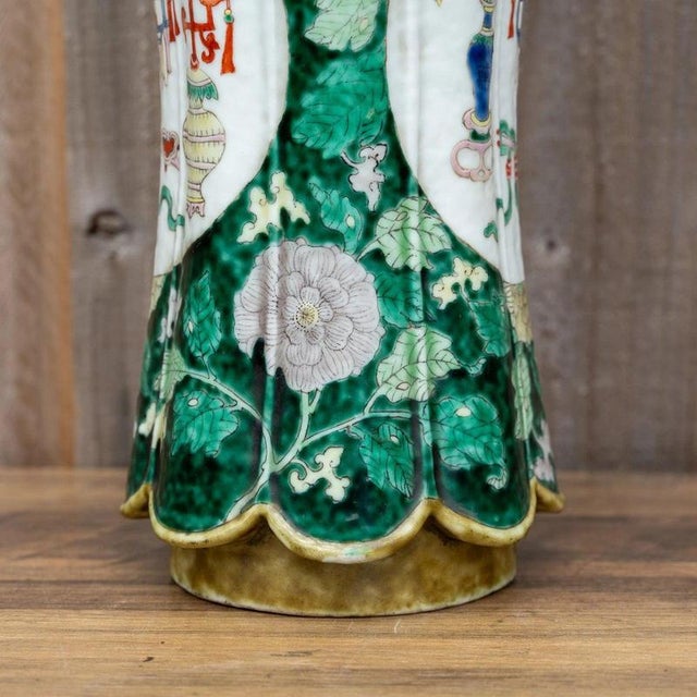Early 19th Century Qing Dynasty Chinese Famille Verte Wucai Porcelain Vase For Sale - Image 17 of 18