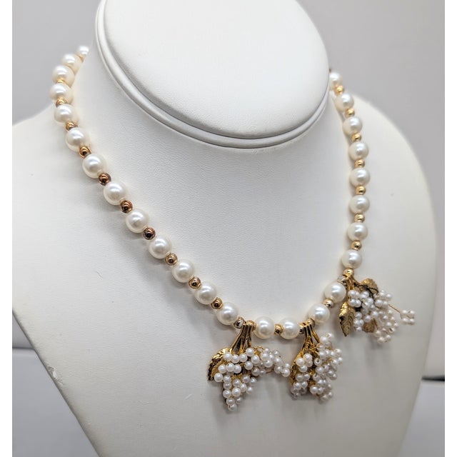 1980s Vintage 1980s Signed Valentino Faux-Pearl Grape Cluster Necklace For Sale - Image 5 of 7