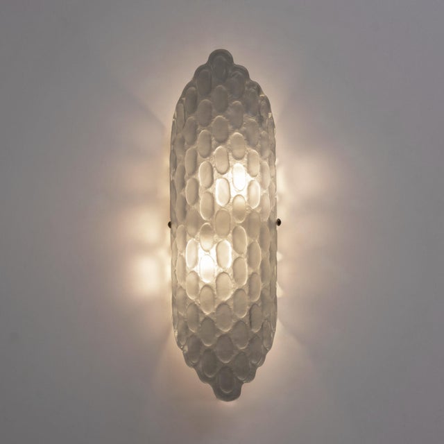 Clear Murano Glass Wall Sconces with Textured Relief, 2000s, Set of 2 For Sale - Image 4 of 10
