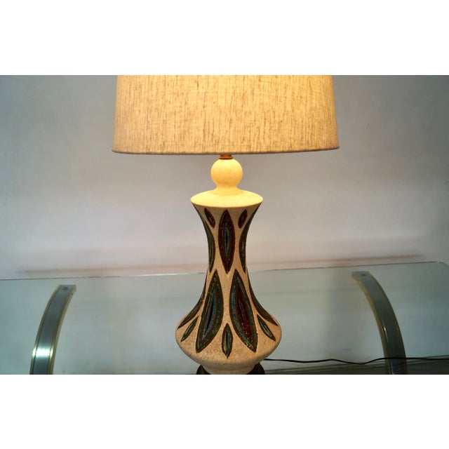 1960’s Mid-Century Modern Glazed Pottery Ceramic Table Lamp For Sale - Image 12 of 12