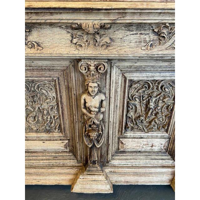 19th. C Italian Renaissance Weathered Oak Carved Buffet For Sale In Atlanta - Image 6 of 11