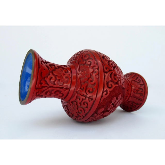 Vintage C.1950's Chinese Asian Carved Cinnabar With Interior Blue Enamel Vase For Sale - Image 9 of 13