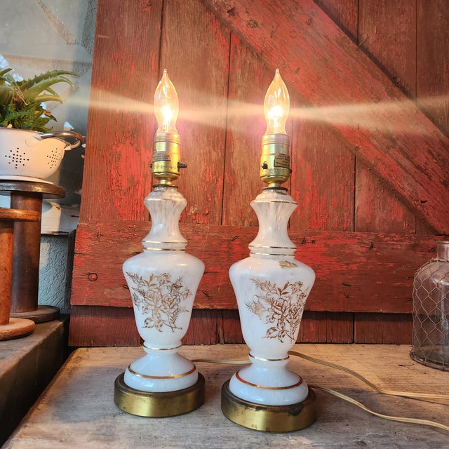 1950s Vintage French Pair of Handcrafted White & Gold Floral Design Table Lamps 13" Tall For Sale - Image 5 of 18