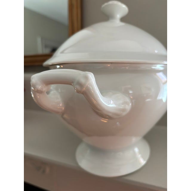 This elegant antique French-style white ironstone soup tureen brings a timeless, classic look to any space. Perfect as a...