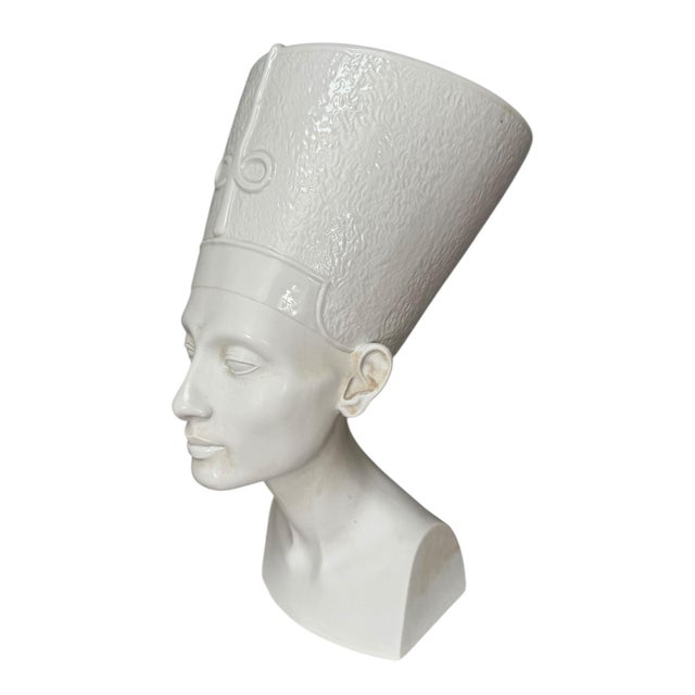 White Mid-Century Modern Bust of Nefertiti from Rosenthal, Germany, 1960s For Sale - Image 8 of 11