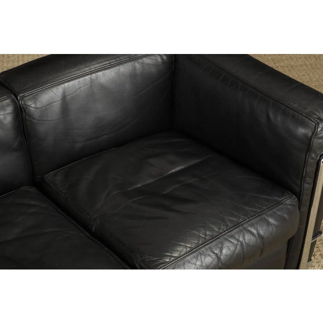 'Lc2' Black Leather Settee Sofa Loveseat by Le Corbusier for Cassina, Signed For Sale - Image 12 of 18