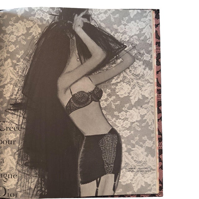 L’Histoire Imprevue Des Dessous Féminins by Cecil St. Laurent, 1966 For Sale - Image 10 of 12