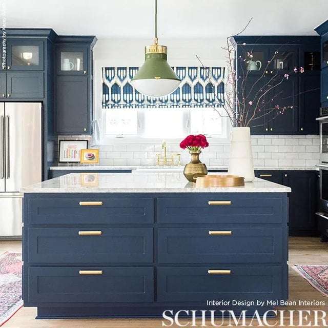 Graphic and sensual, this midsize tribal pattern is highly versatile. A Cotton sateen weave makes this fabric dressier...