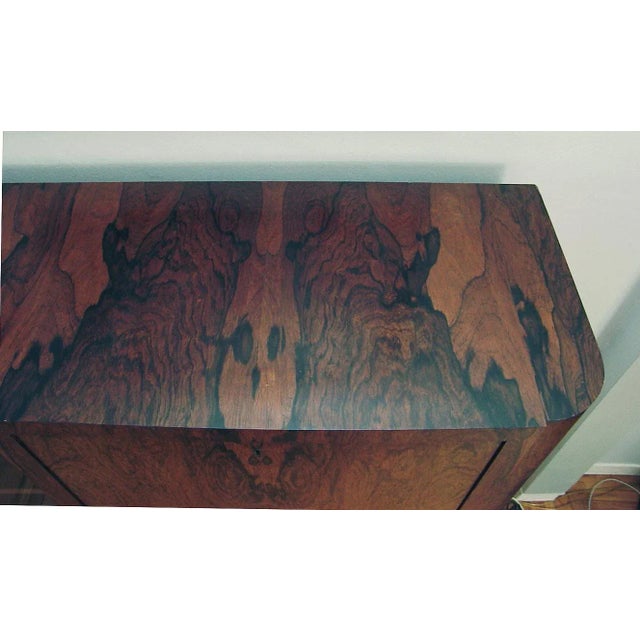 Brown 1920s Art Deco Rosewood Display Cabinet and Bar For Sale - Image 8 of 11