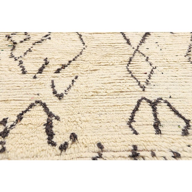 Late 20th Century Vintage Azilal Moroccan Rug, 03'10 X 06'06 For Sale - Image 5 of 10