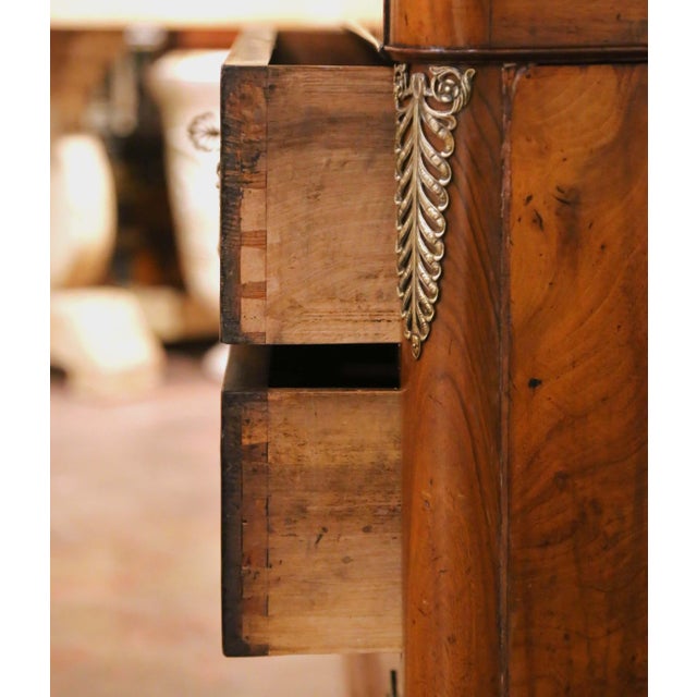 19th Century French Louis Philippe Walnut Four-Drawer Chest Commode For Sale In Dallas - Image 6 of 14