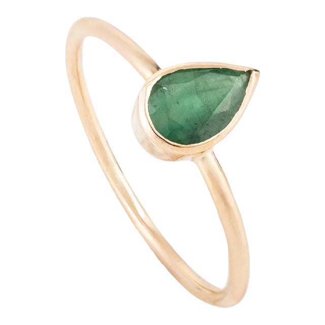 American 18k Solid Gold Pear Cut Bezel Set Emerald Solitaire Ring Size 7 For Sale - Image 3 of 12