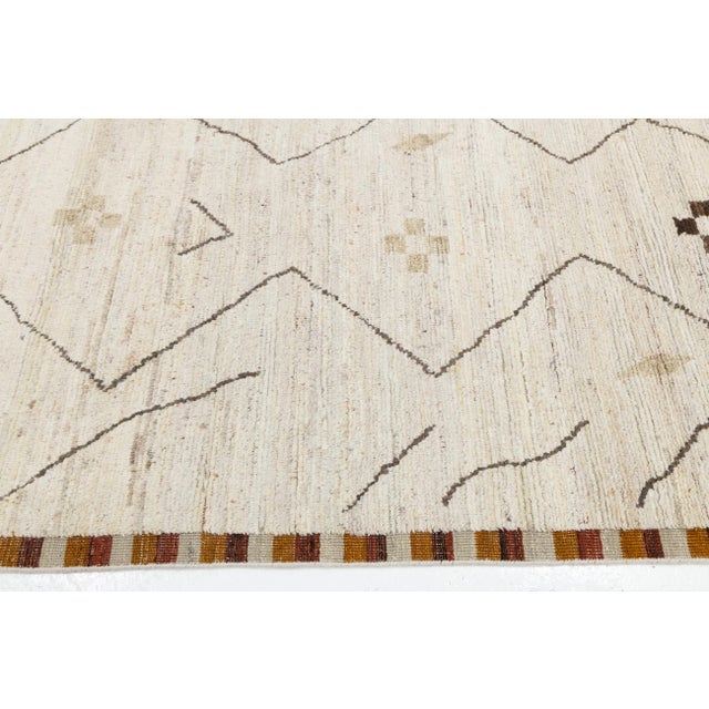 2020s 8x10 Modern Moroccan Tribal Wool Rug – Minimalist Cream & Earth Tone Geometric For Sale - Image 5 of 10