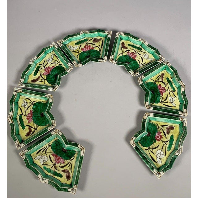 Set of 7 Chinese Porcelain Dishes, 18th Century, Kangxi For Sale