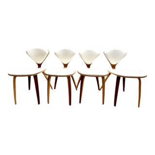 1960s Nuevo Satine Dining Chairs With White Leather Seats - Set of 4 For Sale