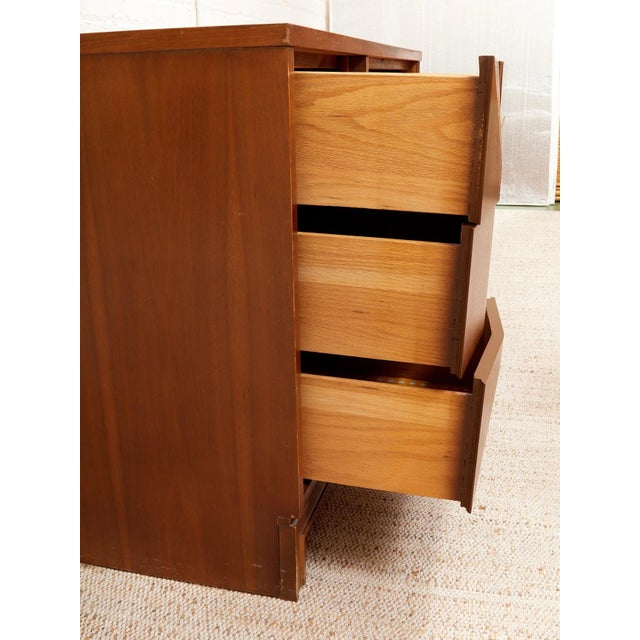Vintage 4 Drawer Mid Century Desk For Sale - Image 4 of 11