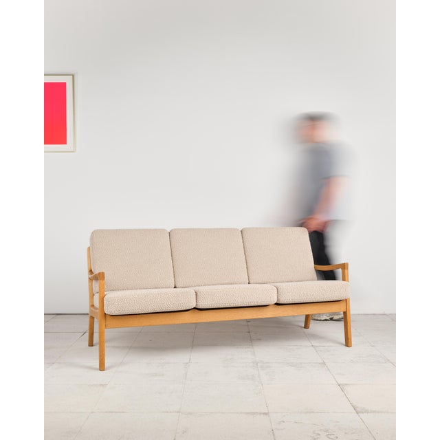 Mid-Century Danish Three-Seater Sofa in Oak with Bouclé Cover by Ole Wanscher for France & Son, 1950s For Sale - Image 6 of 18