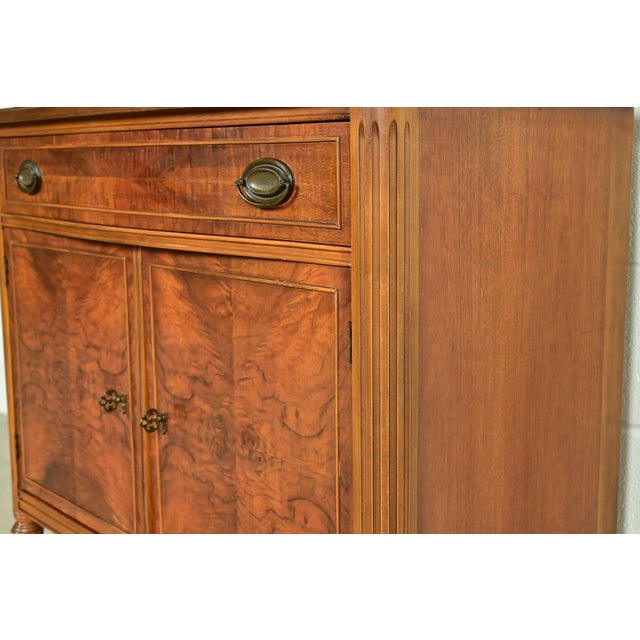 Baker Furniture Style Georgian Burled Walnut Breakfront Bookcase Cabinet, Circa 1960s For Sale - Image 11 of 17