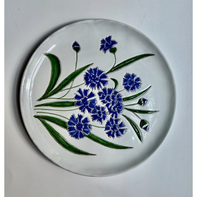 Cornflower Blue Late 20th Century Italian Glazed White Pottery Platter With Blue Cornflowers For Sale - Image 8 of 18