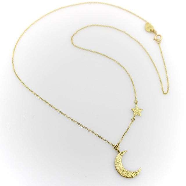 1990s 1990s 18k Gold Me & Ro Paisley Moon and Star Necklace For Sale - Image 5 of 9