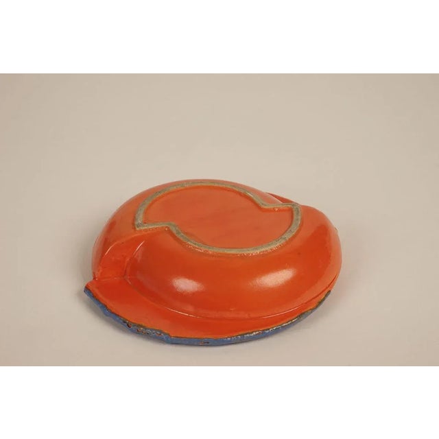 1930s Cabana Style Ceramic Coral-Colored Pipe Ashtray, 1930s For Sale - Image 5 of 7